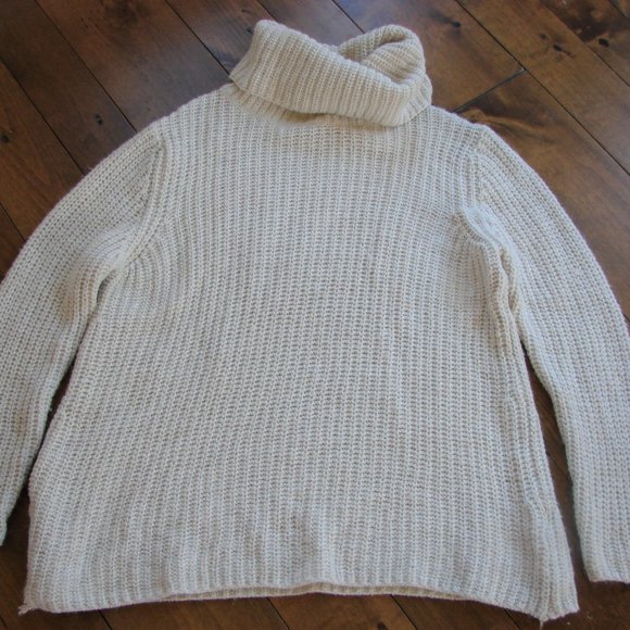 Brandy Melville Cream Oversized Knit Sweater - Picture 1 of 12